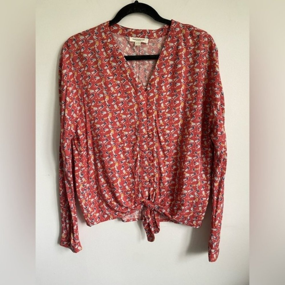 Beachlunchlounge Button Down Front Tie Blouse  Quirky Novelty Bird Print  XS